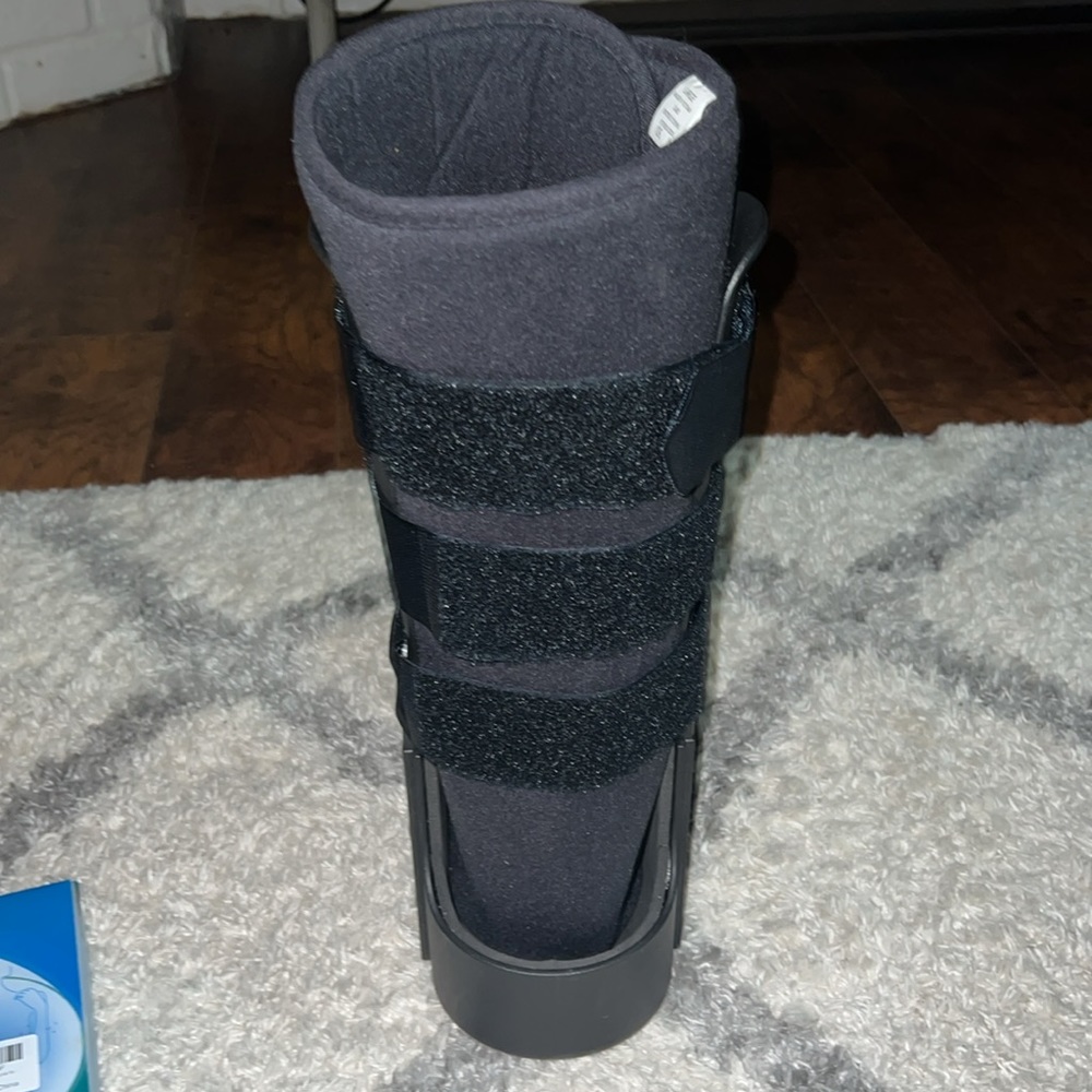 Orthopedic Boot - Picture 4 of 8